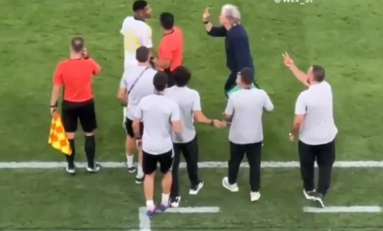 'Ui, ui'. Jorge Jesus perdeu paciência com jogador do Al Nassr e fez isto