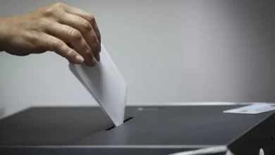 Abstencionistas são mais jovens, menos instruídos e mais à direita