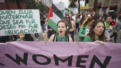 Centenas exigem despenalização total e acesso ao aborto no México