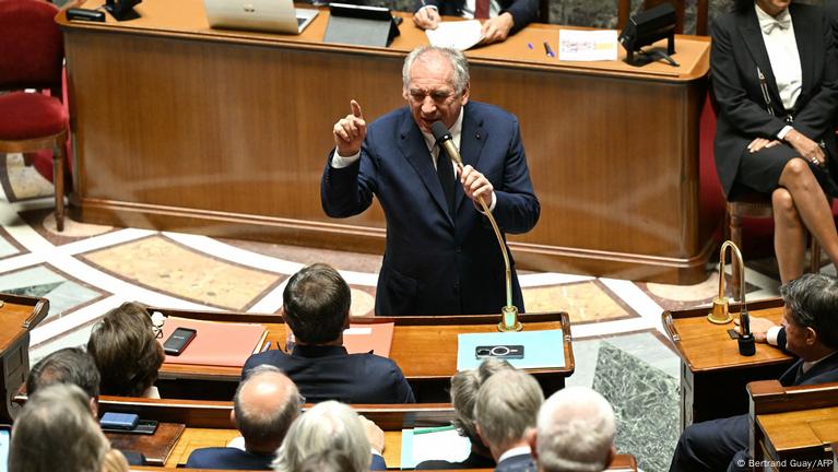 Crise política abre queda do governo em França