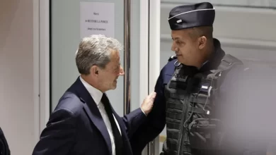 Ex-presidente francês Nicolas Sarkozy condenado a cinco anos de prisão