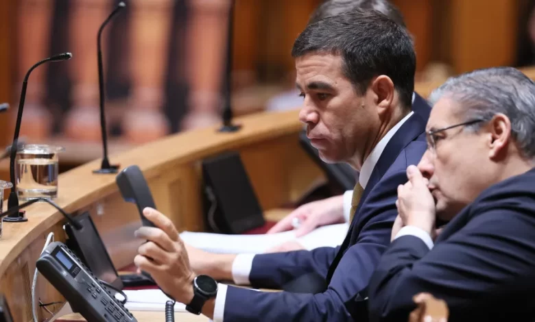 Governo fala em "esforço equilibrado" do Chega e saúda proposta do PS
