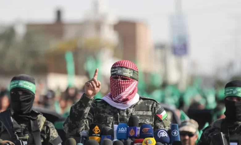 Hamas diz que perdeu contacto com dois reféns e pede a Israel que recue