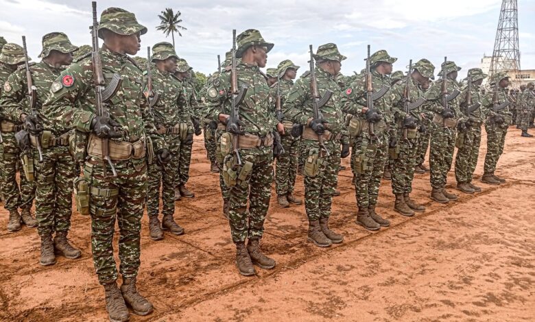 Militares aprumados para celebrar o seu dia