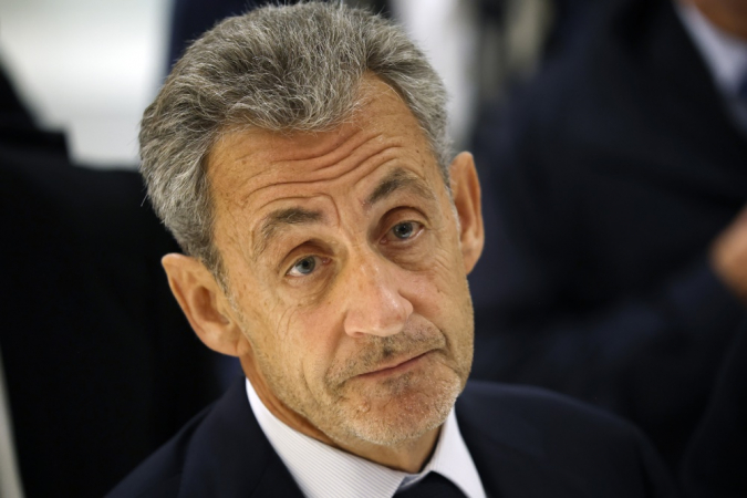 Pena de cinco anos para Sarkozy