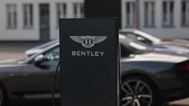 Primeiro carro elétrico da Bentley já testa em estrada