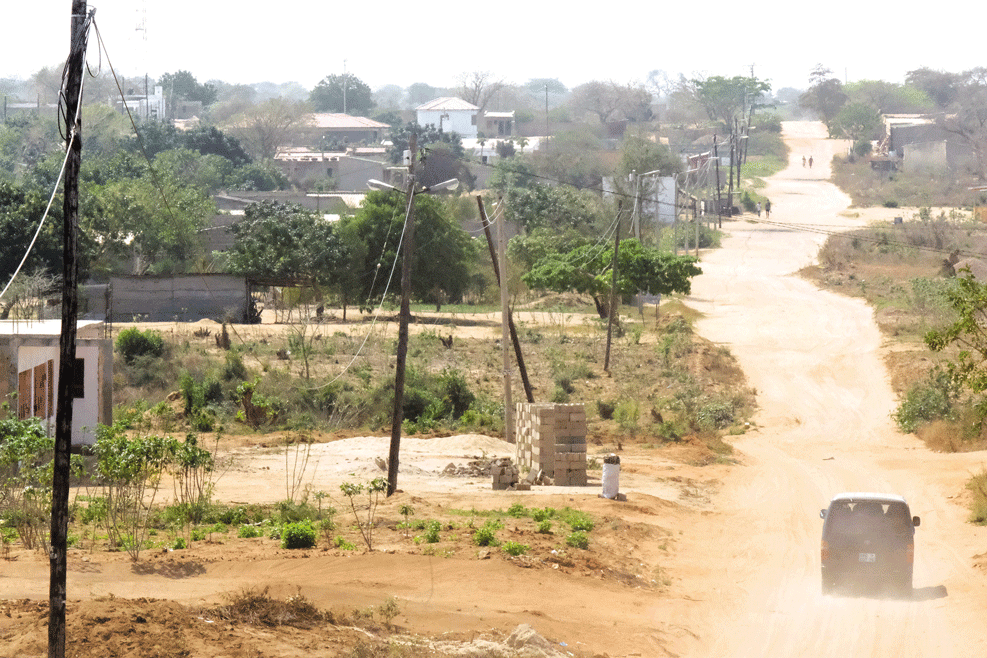 REASSENTADOS EM TENGA, NA MOAMBA: Moradores da Malanga II têm saudades da cidade