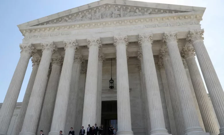 Supremo Tribunal mantém suspensão de fundos de Trump