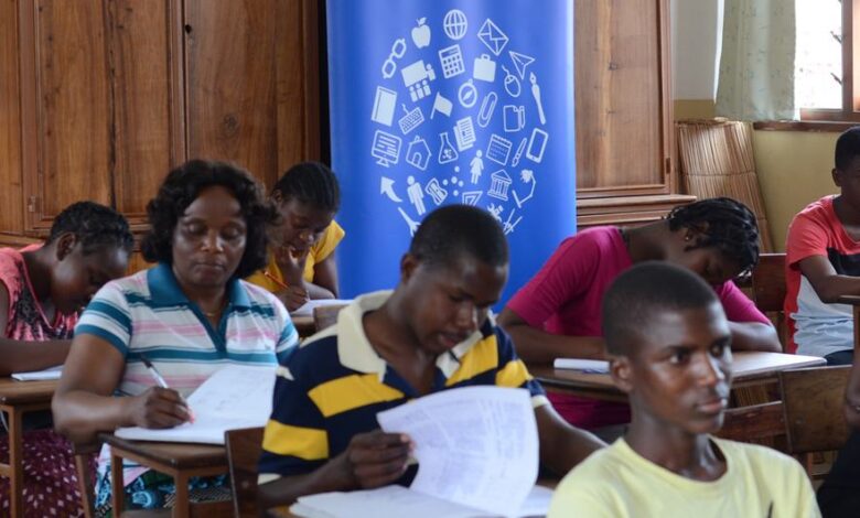 UNESCO estima em mais de 700 milhões de analfabetos