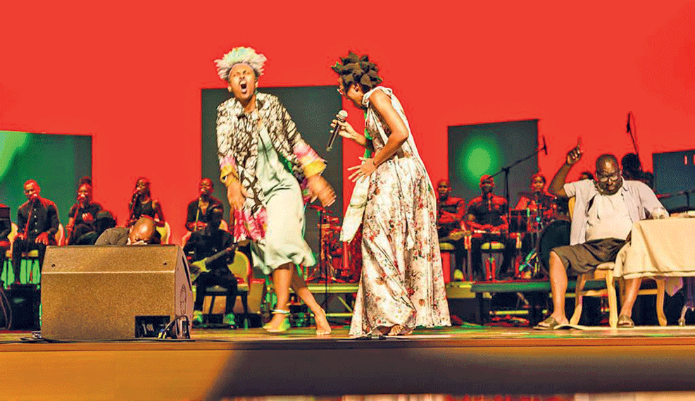 ‎Futuro do teatro debatido em mesa-redonda