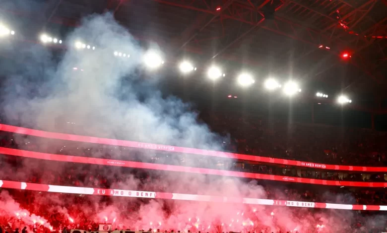 Adeptos fizeram o que não deviam na Luz e o Benfica não escapou à multa