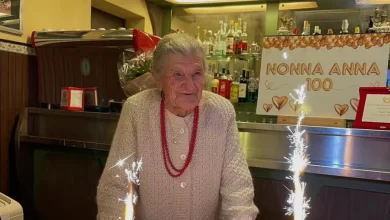 Anna Possi tem 100 anos e ainda trabalha: "Isto é como uma família"