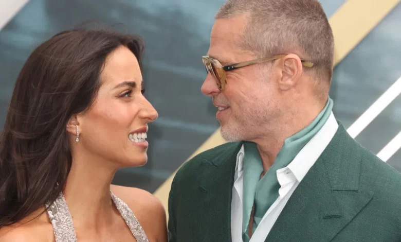 Brad Pitt e Ines de Ramon estão a morar juntos. "Mais felizes que nunca"