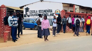 CHIMOIO:Professores voltam a paralisar aulas