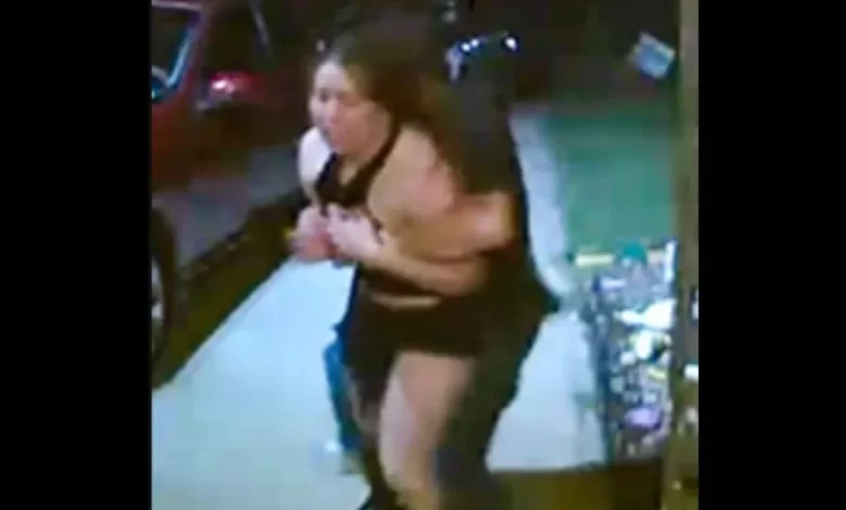 Campainha filma momento em que mulher é vítima de violência doméstica
