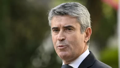 Carneiro critica "inimigos da democracia" e quem vendeu a "alma ao diabo"