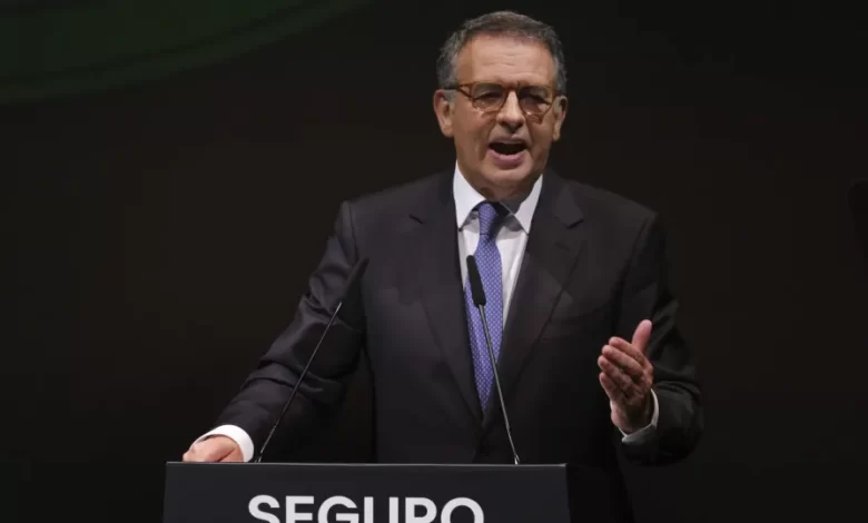 Carneiro e César vão propor à comissão nacional do PS apoio a Seguro