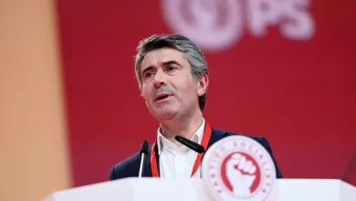Carneiro exige "reparo" de Leitão Amaro após "declarações" sobre PS