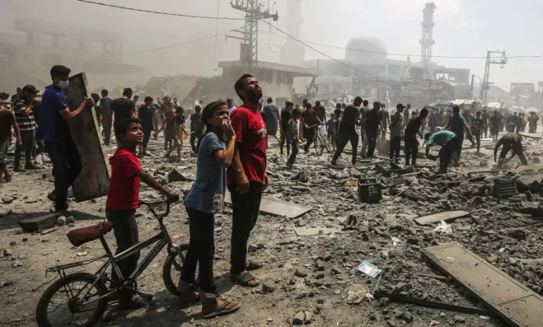 Cidadãos de Gaza celebram cautelosamente acordo de paz