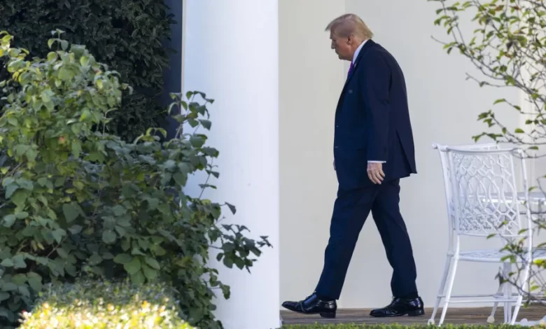 Cimeira entre Trump e Putin não deve ocorrer num "futuro próximo"