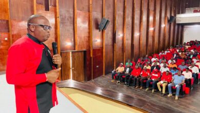 GREVE EM CHIMOIO: FRELIMO interage com professores