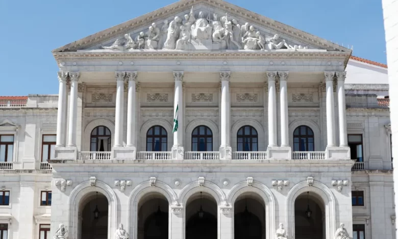 Governo entrega hoje proposta do Orçamento do Estado no Parlamento