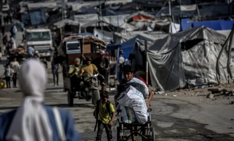 Israel confirma ataque a veículo suspeito que Hamas afirma levar civis