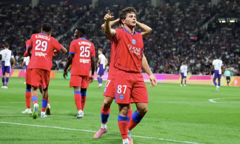 João Neves regressa aos convocados do Paris Saint-Germain