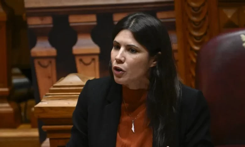 Líder do BE acusa PSD, Chega e PS de "jogo perigoso" e "farsas"