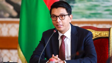 Madagáscar: Rajoelina abandona o país