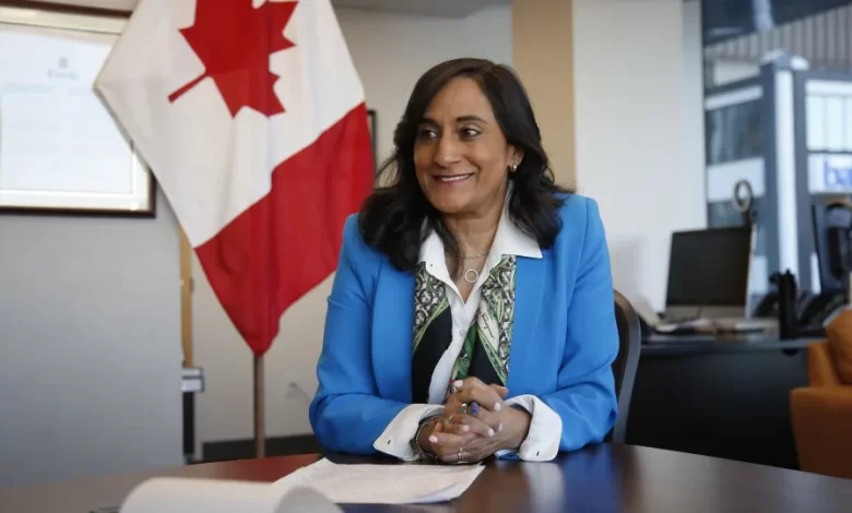 Ministra dos Negócios Estrangeiros canadiana visita Pequim esta semana