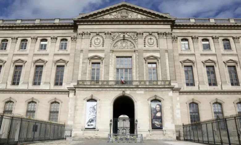 Museu do Louvre reabriu três dias após roubo de joias
