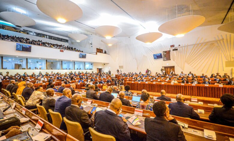 “Parlamento constrói-se com pluralidade de ideias”