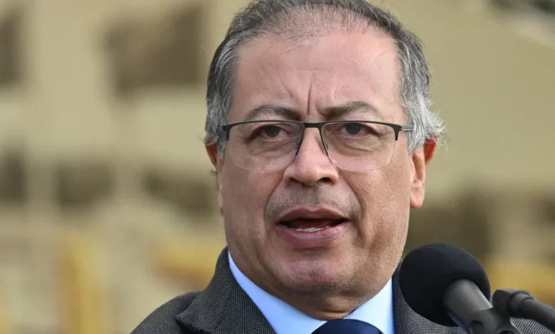 Petro acusa EUA de "crime de guerra" após ataque a lanchas