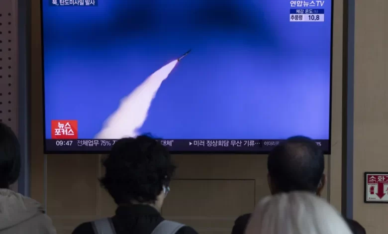 Pyongyang lança mísseis em vésperas de visita de Trump à Coreia do Sul
