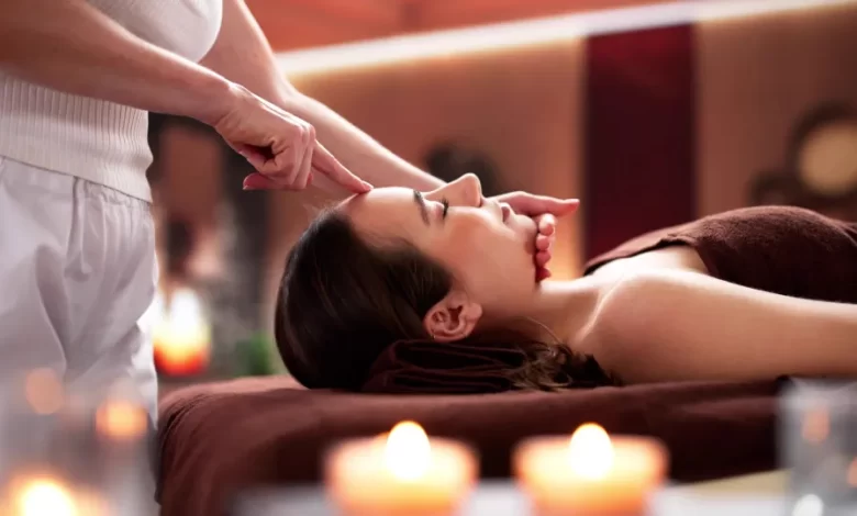 Reiki: A prática terapêutica que promete devolver todas as energias