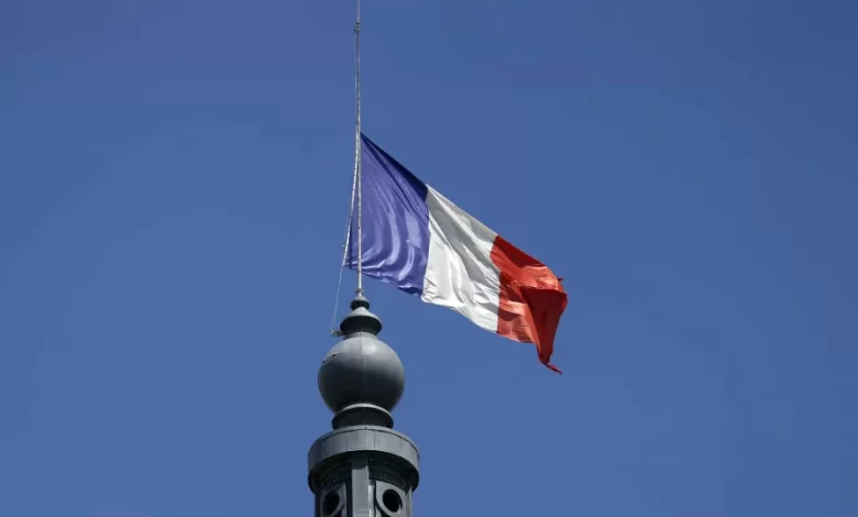 S&P revê em baixa rating da França e coloca-o ao nível de Portugal