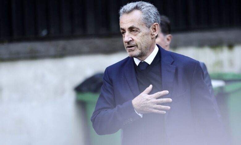 Sarkozy já se apresentou na prisão