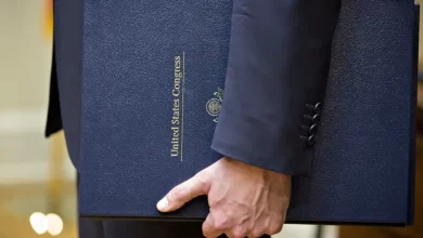 Senado chumba propostas republicana e democrata para evitar paralisação
