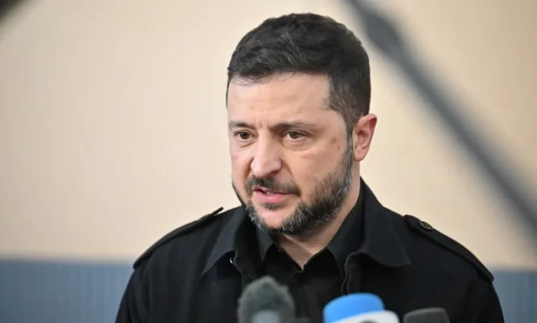 Zelensky queixa-se de novos bombardeamentos contra infraestruturas civis