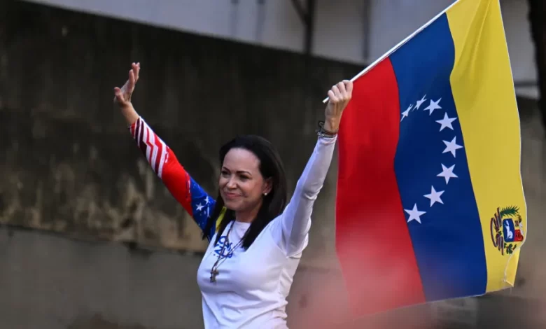 "Nós, venezuelanos, estamos prontos para reconstruir um país em ruínas"