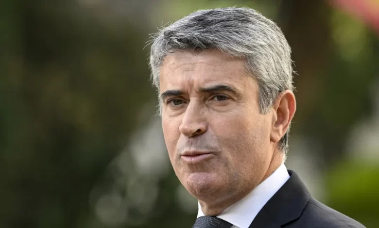 25 de Novembro? PS critica "tentação revisionista de ajuste de contas"