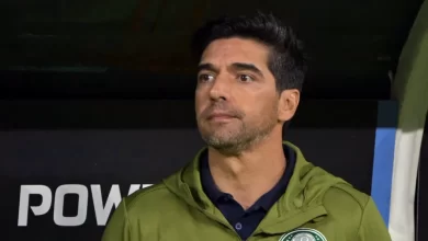 Abel perentório: "Tenho tudo em dia com o Palmeiras e o Palmeiras comigo"