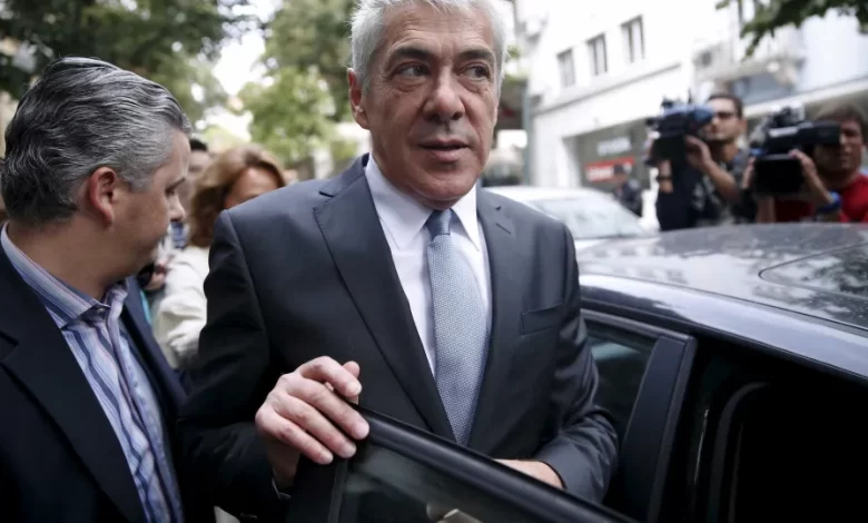 Advogado que não escolheu? Sócrates pede fim de "degradante espetáculo"
