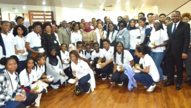 Alunos da Sanana School visitam Parlamento