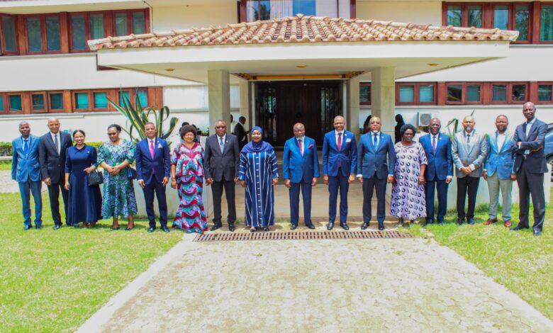 Chissano insta deputados a promover debates positivos