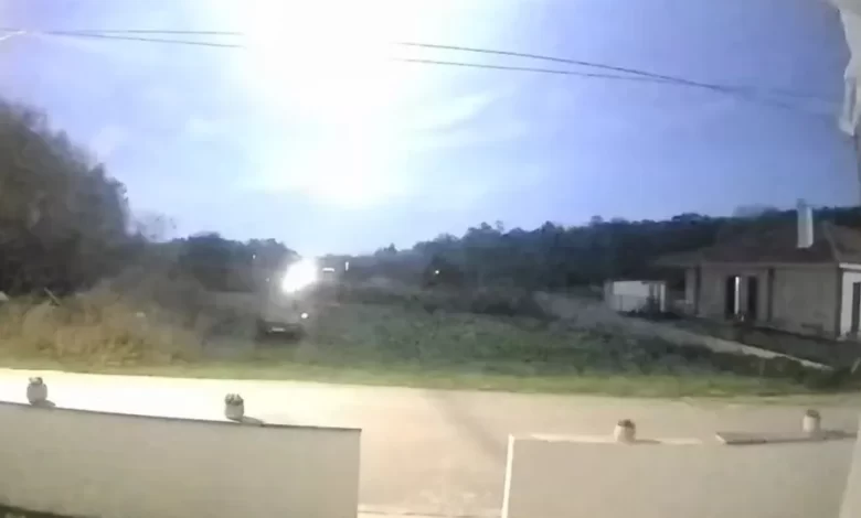 Clarão iluminou céus de Portugal este domingo. Veja esta 'bola de fogo'
