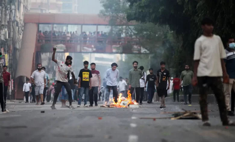 Distúrbios no Bangladesh após condenação à morte da ex-primeira-ministra