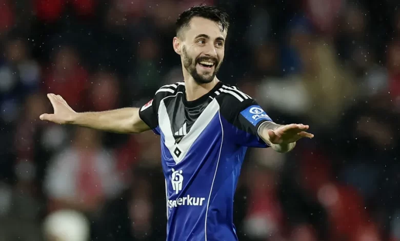 Do golo anulado à expulsão. Hamburgo, de Fábio Vieira, perde em Colónia