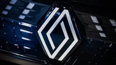 Dois elétricos da Renault poderão voltar a ter motor de combustão